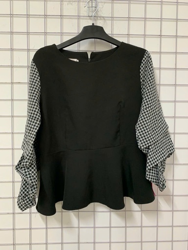 ÁO KHÓA ĐEN ỐNG TAY KẺ MAI