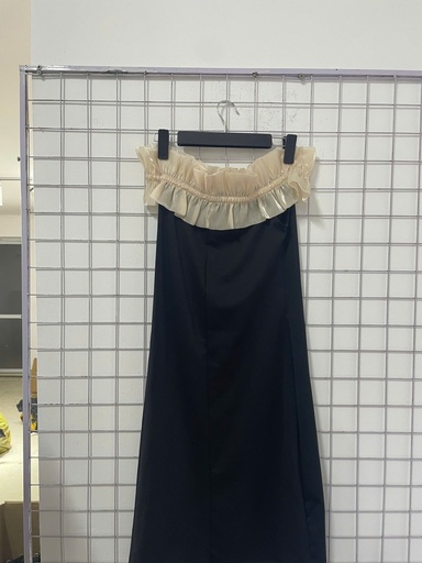 váy body đen trễ vai bèo