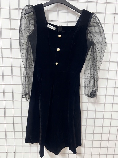 VÁY NHUNG CỔ VUÔNG PHUONG