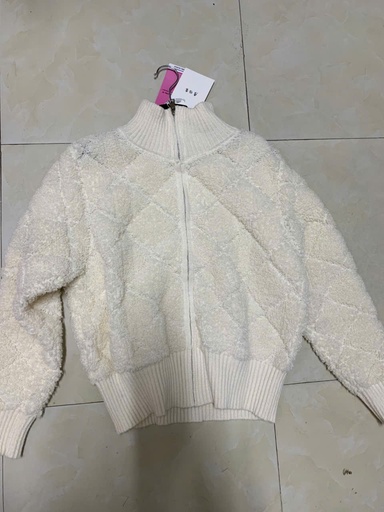 ÁO KHOÁC LÔNG TRẮNG THUY