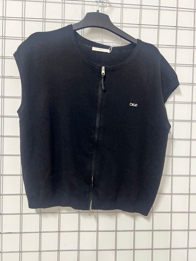 ÁO LEN ĐEN SAT NÁCH LINH