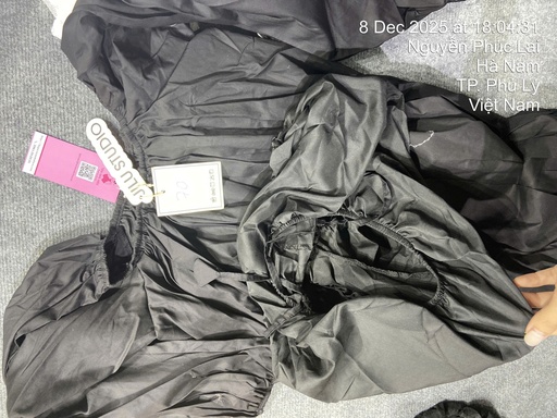 SET ĐEN KÈM QUẦN BÍ THUY