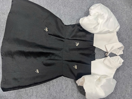 VÁY ĐEN TAY BỒNG TRẮNG ANH