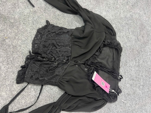 ÁO ĐEN CỔ BÈO VY