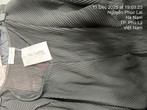 VÁY ĐEN KÈM ĐAI LINH