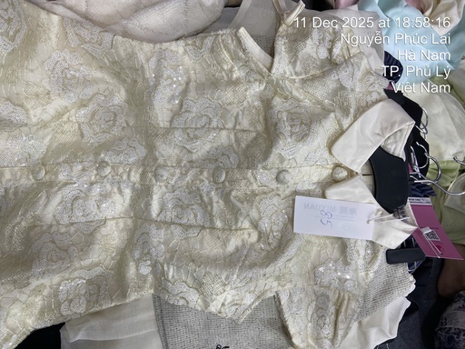 VÁY KEM TAY NƠ THUY