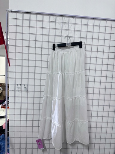 chân váy trắng tầng