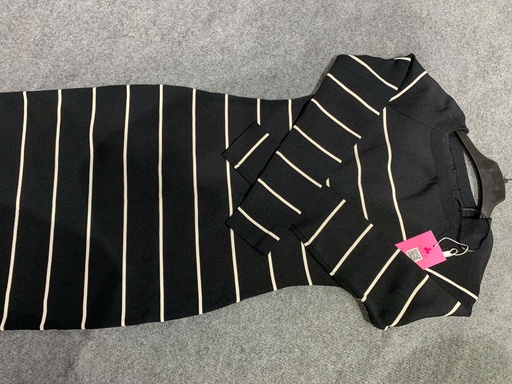 VÁY ĐEN KẺ NGANG HHIEN