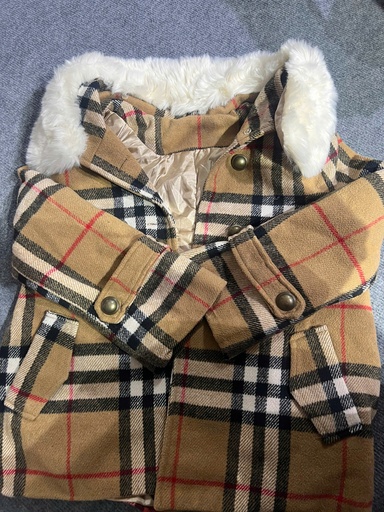 ÁO DẠ BUBERLY CỔ LÔNH TRANG