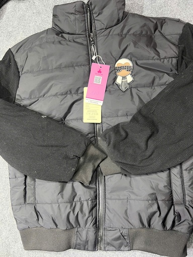 ÁO KHOÁC ĐEN THUY