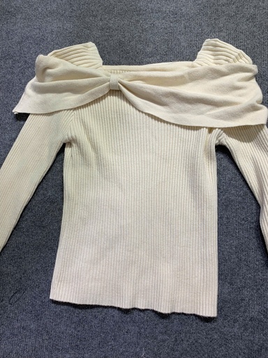 ÁO LEN TRẮNG TRỄ VAI MINH