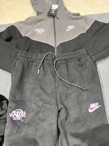 SET THỂ THAO NIKE ĐEN TÍM THUYII