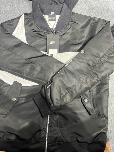 ÁO KHOÁC NIKE THUYII