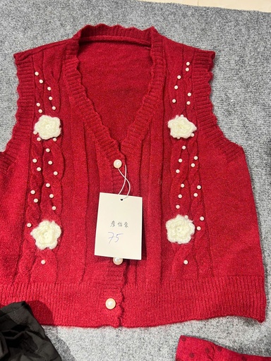 ÁO LEN ĐỎ 3 LỖ ĐÍNH HOA NGỌC THUYII