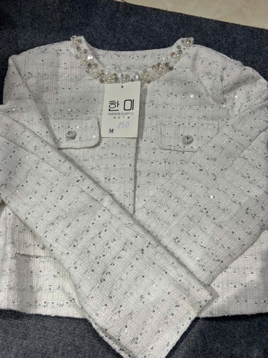 ÁO KHOÁC TRẮNG ĐÍNH ĐÁ CỔ KIM TUYẾN THUYII