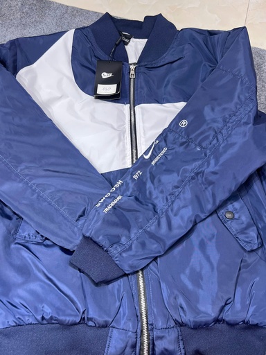 ÁO KHOÁC XANH NIKE L THUYII