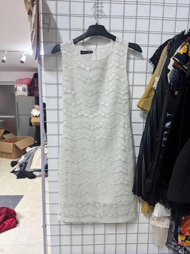 VÁY TRẮNG SÓNG LÁ ZARA OANH