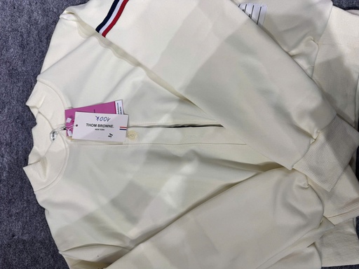 ÁO KHOÁC TRẮNG KẺ TAY THUYIII