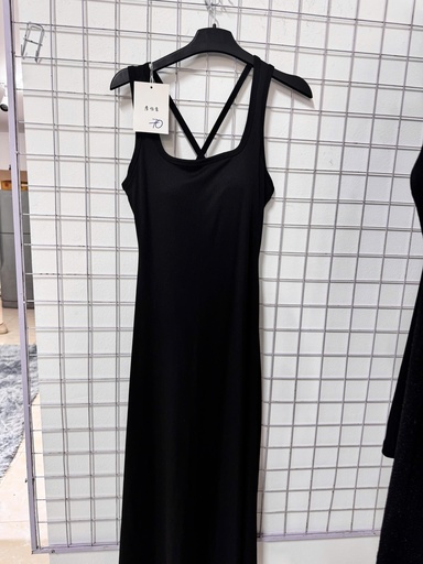 VÁY DÂY ĐEN DAN LƯNG THUYII