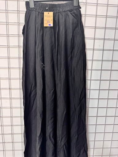 QUẦN SUÔNG ĐEN THUYII