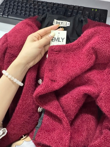 ÁO KHOÁC ĐỎ LÔNG THỎ ĐPASS