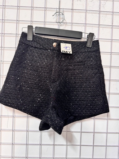 QUẦN SOOC ĐEN ĐÍNH ĐÁ THUYII