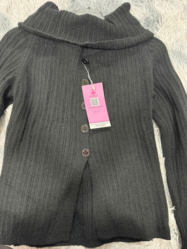 ÁO LEN ĐEN TRỄ VAI VAN