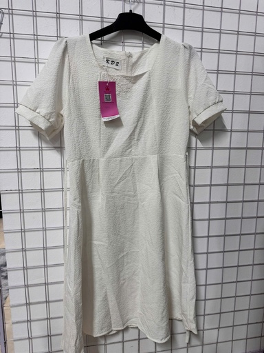 VÁY TRẮNG CÔNG SỞ VAN