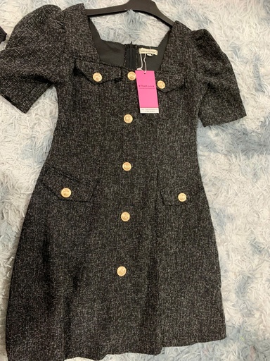 VÁY DẠ ĐEN CỔ VUÔNG UYEN