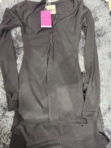 SET BỘ ĐEN QUẦN ĐÙI THUY