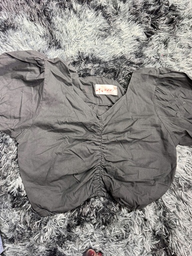 ÁO ĐEN CỔ TYM PHUC