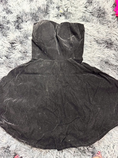 VÁY NHUNG ĐEN CUP NGỰC PHUC