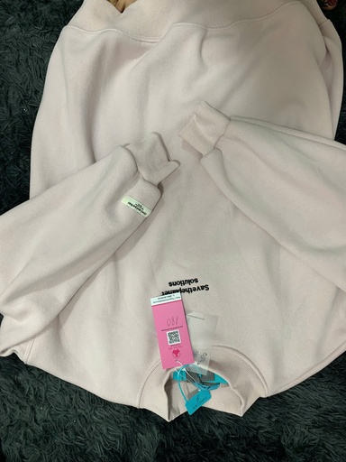 ÁO HOODY TRẮNG KEM TLINH