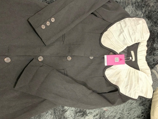 VÁY ĐEN CỔ BÈO TRẮNG TLINH