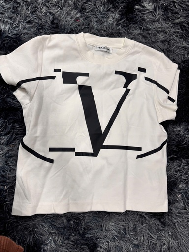 ÁO CỘC TAY TRẮNG CHỮ L TRANG