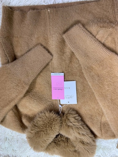 ÁO KHOÁC NÂU LÔNG THỎ CỔ LÔNG THUY