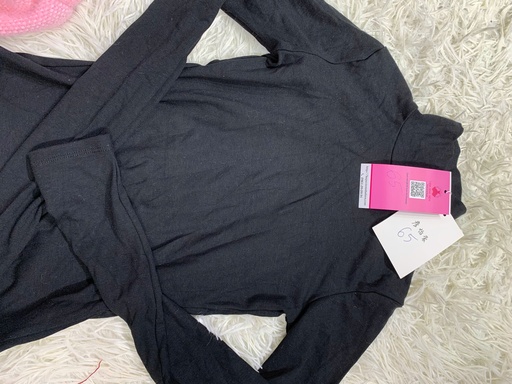 ÁO ĐEN LEN TĂM THUY