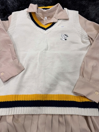 VÁY LIỀN NÂU ÁO ÁO LEN TRẮNG THUY