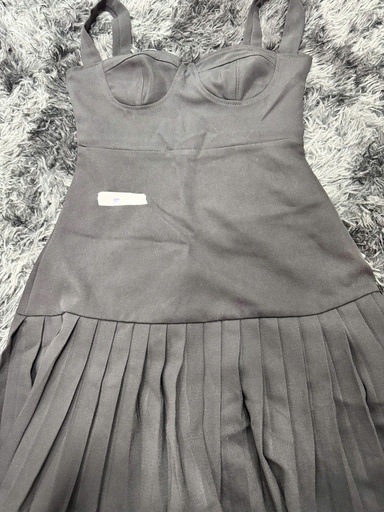 VÁY LIỀN ĐEN CÓ MÚT NGỰC THUY