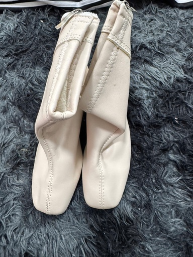 BOOTH TRẮNG CỔ NGẮN HUONG