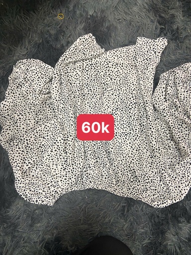 ÁO CHẤM BI TRỄ VAI 