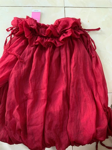 ÁO ĐỎ TRỄ VAI THUY