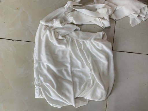 ÁO TRỄ VAI TRẮNG KIỂU THUY