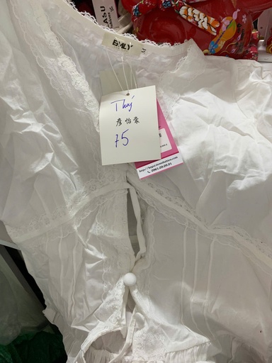 ÁO PHÔNG TRẮNG CỔ TYM CÚC TRẮNG THUY