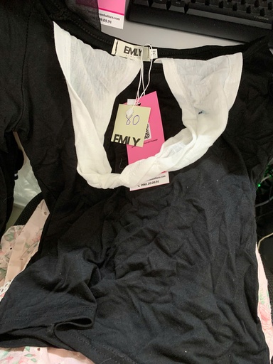 ÁO PHÔNG ĐEN CỔ DÂY TRẮNG 