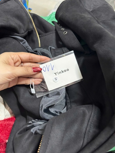 ÁO MĂNGTO ĐEN THUYP