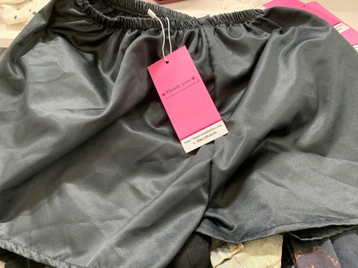 QUẦN SOOC ĐEN PHI BÓNG HANH