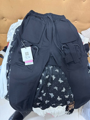 QUẦN ĐEN TÚI HỘP THUY