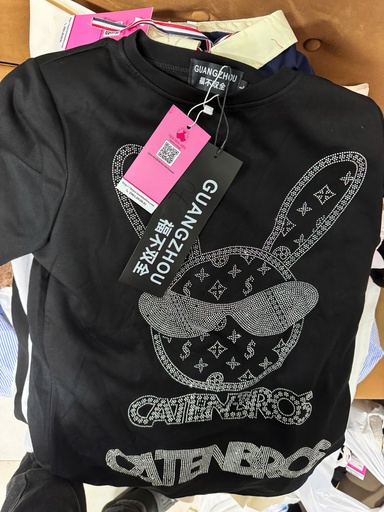 ÁO PHÔNG ĐEN ĐÍNH ĐÁ THỎ THUY