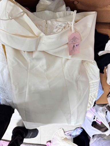 VÁY KEM 2 DÂY THUY